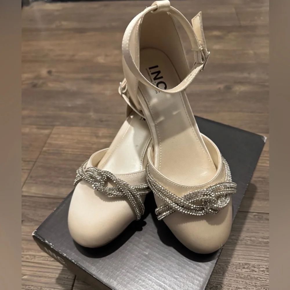 I.N.C. International Concepts Girls’ Delilah Round Toe Heel Pearl